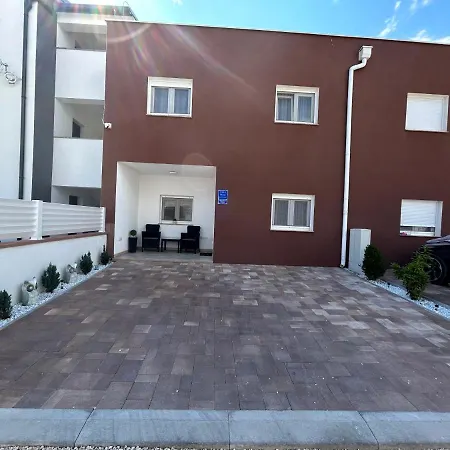 Appartement Petra Vir